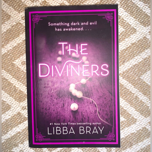 The Diviners by Libby Bray - Picture 1 of 3